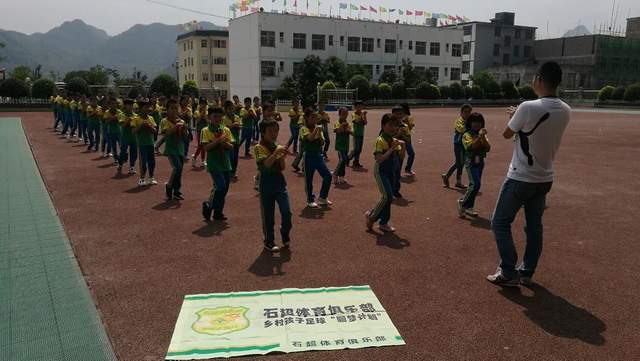 石中人的小小"世界"——石门中学的"世界杯"_足球场_校友_参赛