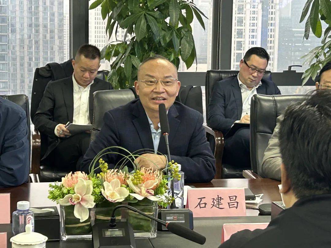 成都金融服务业商会会长石建昌在讲话中表示:金顶的信息化转型之路