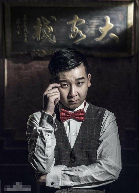 7岁出道走红,14岁登上舞台的"鬼马童星"谢昀杉,今现状如何_身体_小