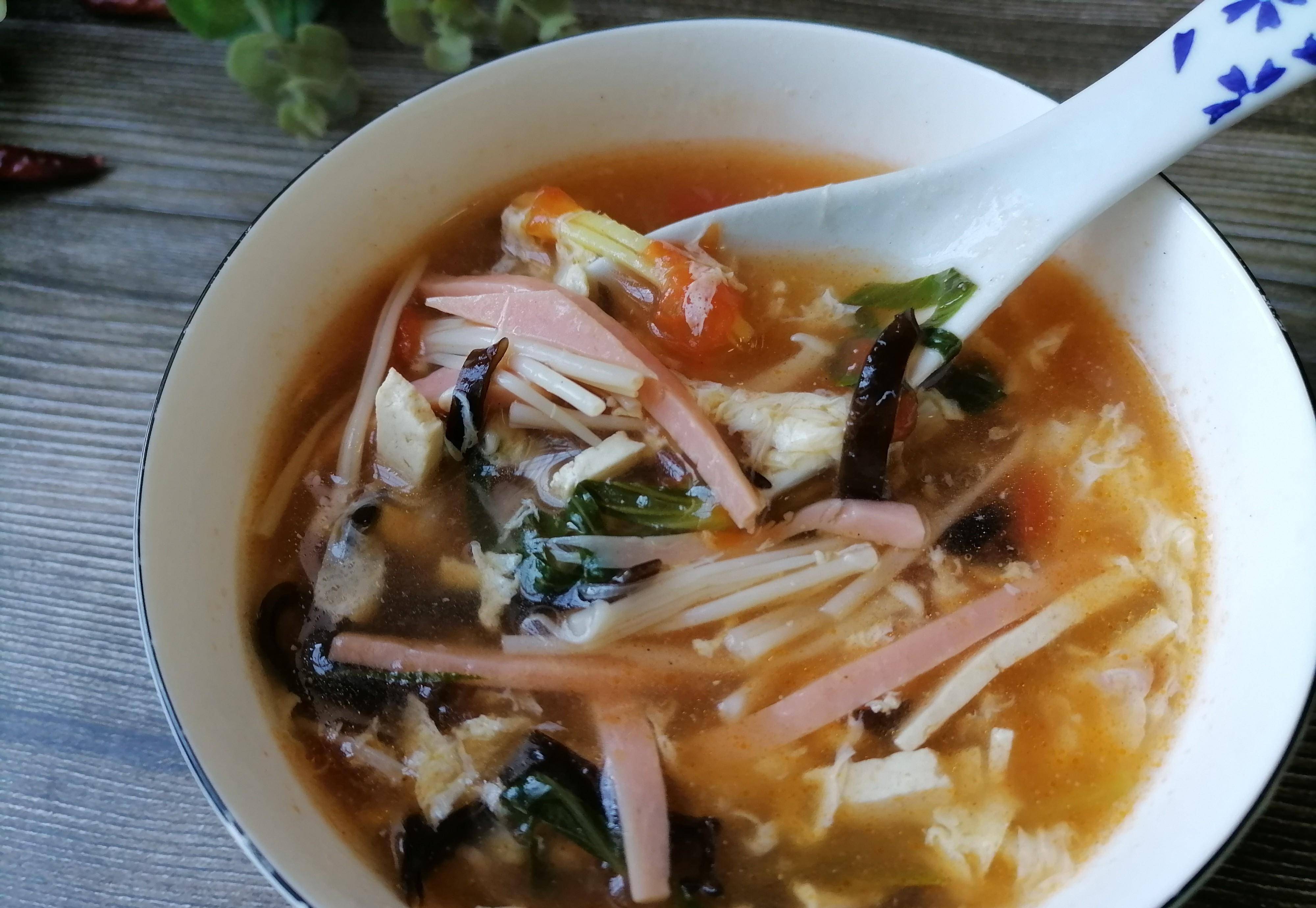 秋冬的早晨,这碗酸辣汤酸酸辣辣,暖身开胃,随手食材都能做_油菜_胡椒