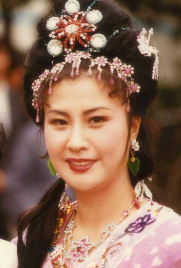 杨桂香1974年进入人艺工作职称:一级演员剧协北京分会会员北京市青年