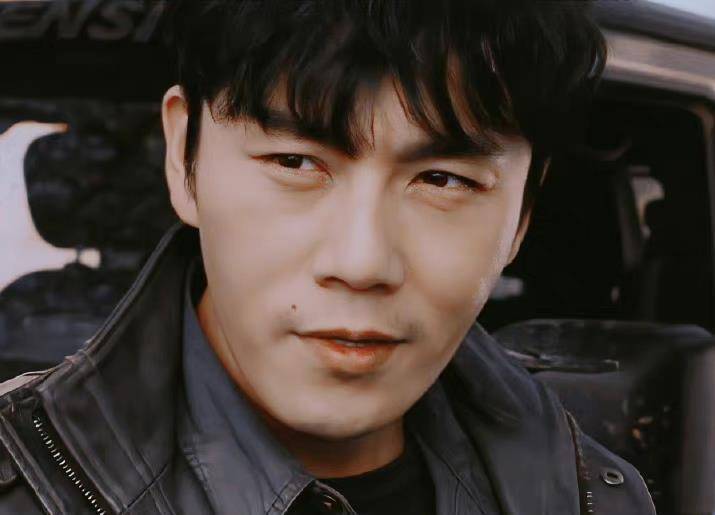 《盗墓笔记》分别十年,吴邪为张起灵做了2件大事_黑眼镜_感情_因为
