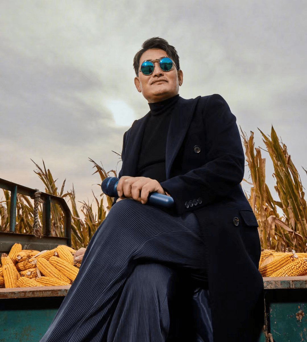 大衣哥登《男人装》杂志,田野办乐队造型撞韩国鸟叔_时尚_大片_网友