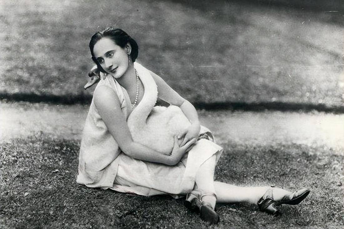 308,她对芭蕾艺术的贡献无法估量_巴甫洛娃_演出_表演