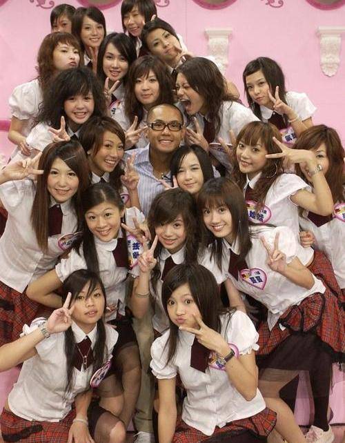 没有冒犯90后的意思照例还是得给00后们先科普科普,黑涩会美眉成员