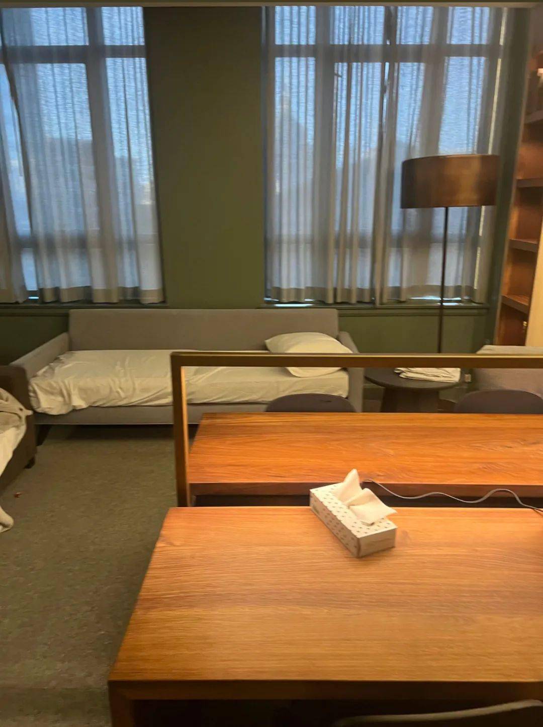 马斯克把办公室改造成"卧室":方便员工加班