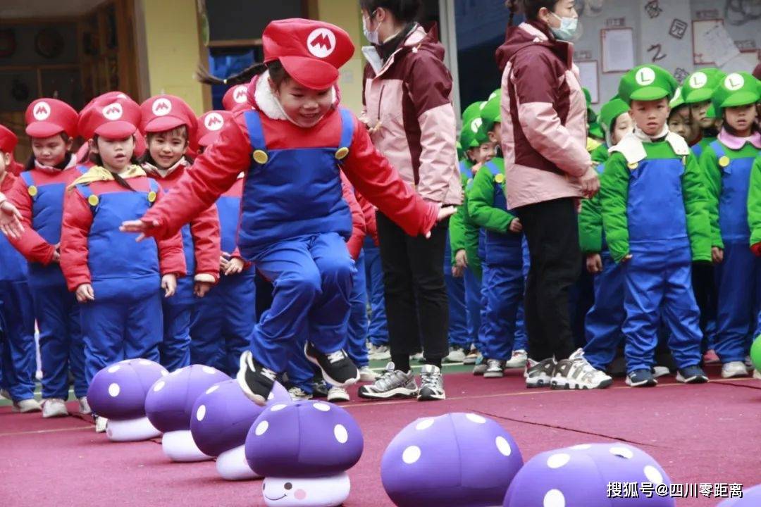 跟我一起奔跑起来吧~超级方块我们都是大力士~颁奖环节经历了种种考验