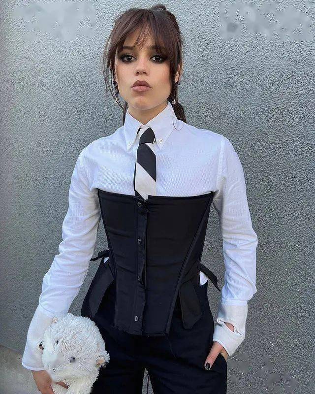 沒有人能隨隨便便成功,jenna ortega 為什麼能被力捧?_gaga_lady_因為