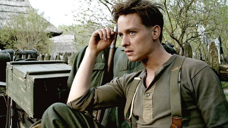 《我们的父辈》:从懦夫到屠夫,一个反战青年牺牲的3重悲剧内核_弗雷德