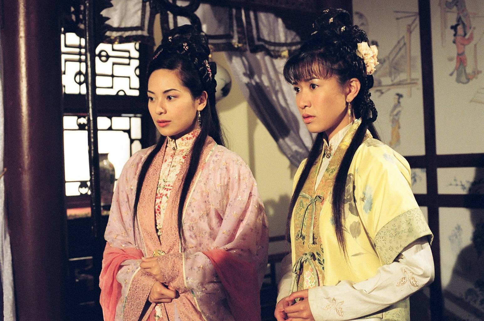 《牛郎织女》中的织女,《争霸传奇》中的西施等角色,在郭羡妮的演绎下