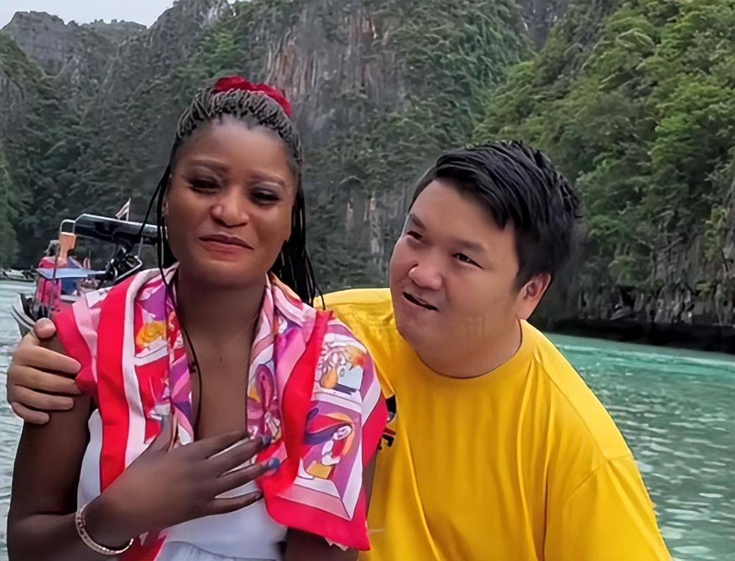 刺现场:躺血泊里不断喝水,阿云在旁骂他,曝婚期将至_玛格_辛巴_家里人