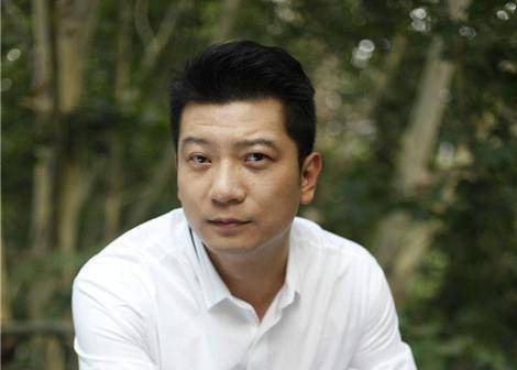 汤唯前男友田雨:勇夺白玉奖背后是17年奋斗,今一家四口生活幸福_电视