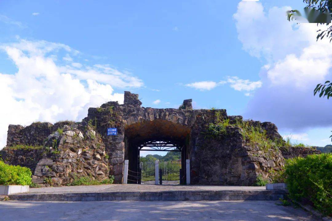 历经沧桑的马关县茅坪国门_中越_越南_民国