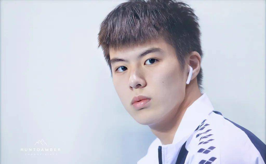 ▼可盐拥有着无限潜力今年才19岁的弟弟▼目前就读于上海同济大学弟弟