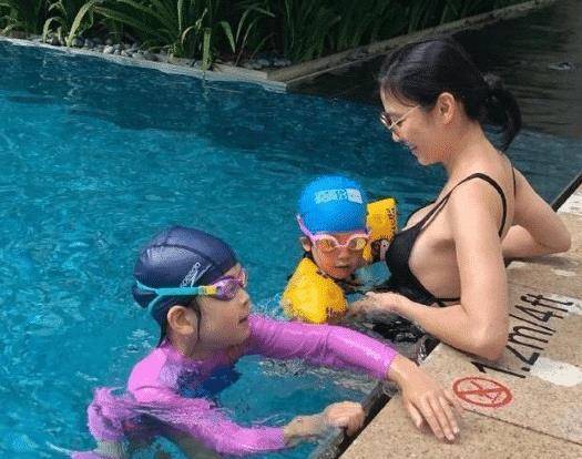 她才是香港的"豪门高手",李嘉欣都自愧不如,如今44岁美如少女_林熙蕾