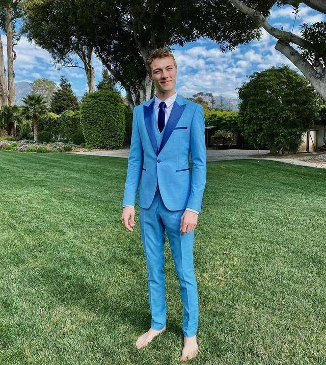 年仅21岁的男模幸运蓝luckybluesmith结婚了_因为_责任感_低调