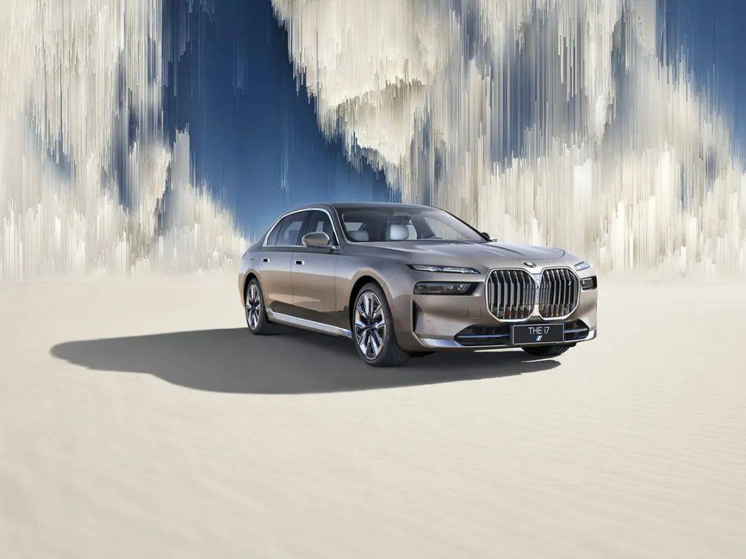纯电动加持 开启大型豪华车之电动时代|BMW i7领衔全新BMW 7上市