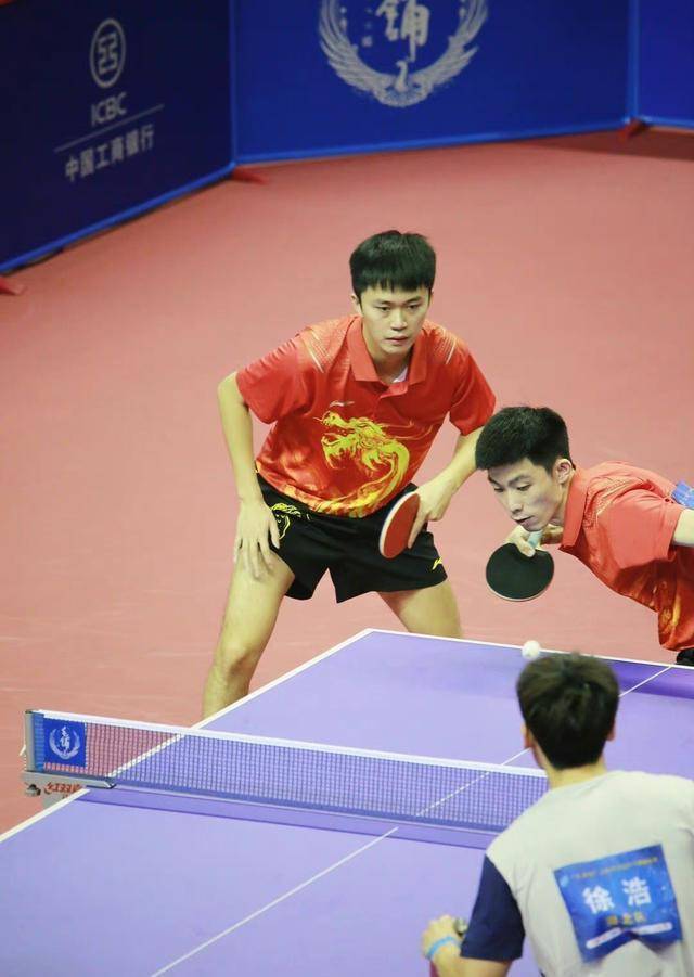 但就在最近,他的前女友在社交媒体发布消息,发布了一些聊天记录以及