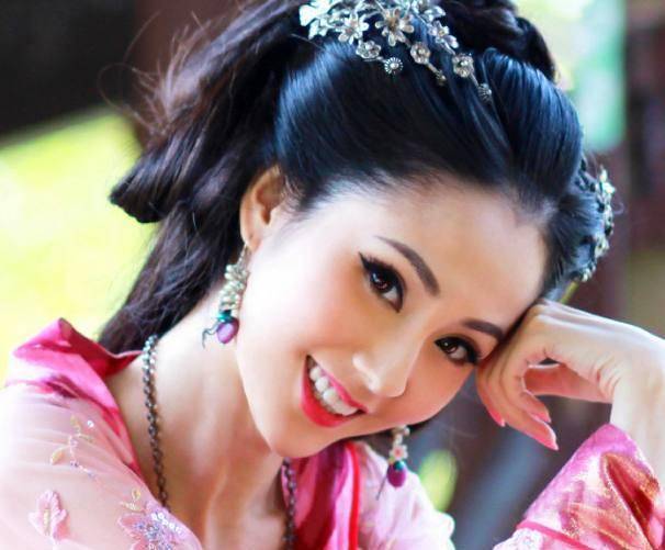 这部电影即是《3d某某某》 ,剧中的未央生,周防雪子,极乐老人,你应该