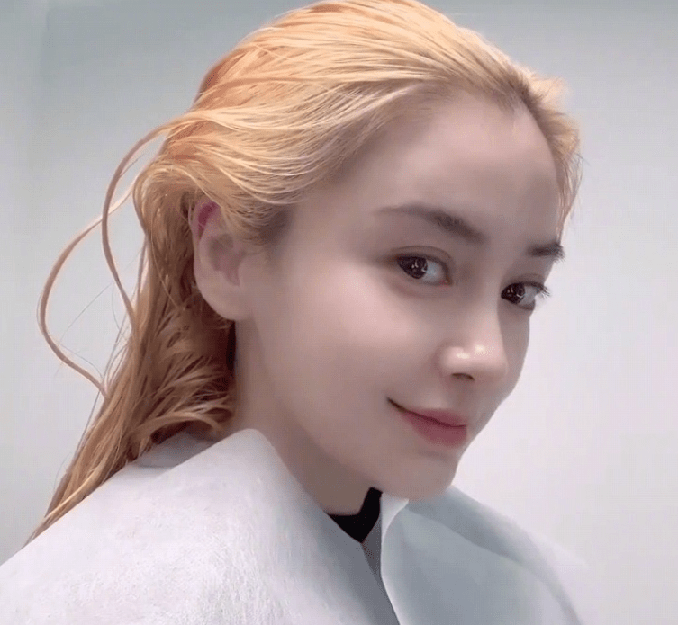 晒染发vlog,这浅发真的梦回早期时候,这个新发色好美_漂亮_杨颖_眼睛