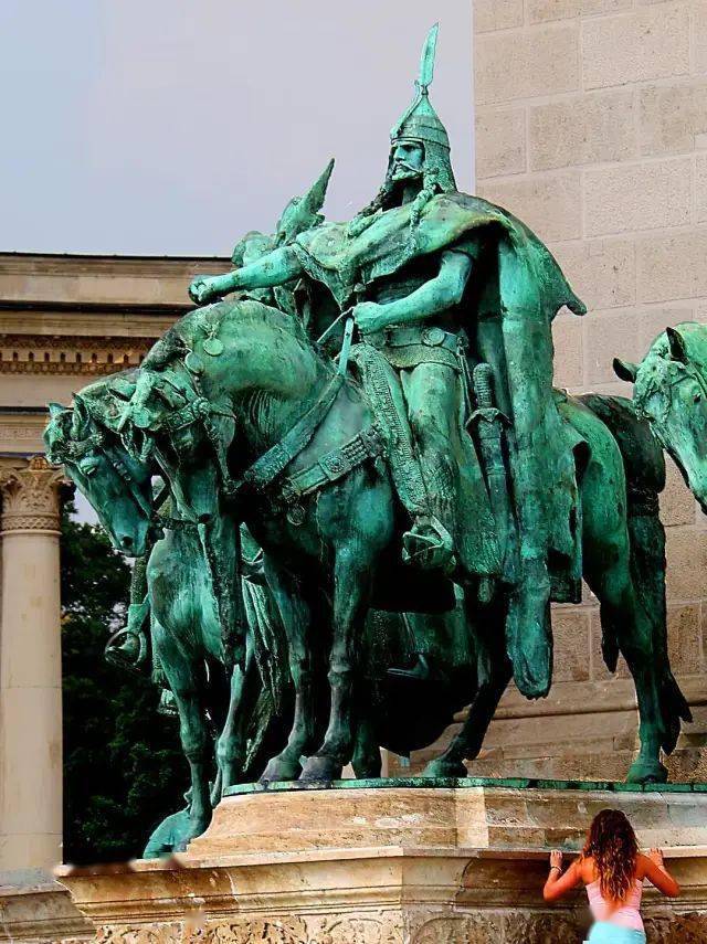 精美绝伦的"千年纪念碑"