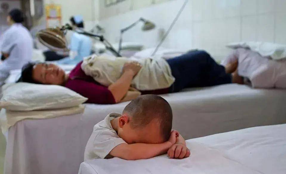 父亲_老公_村里