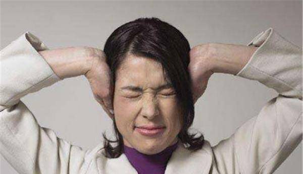 耳鸣嗡嗡叫,所谓久鸣必聋,到底应该怎么做才能解决耳鸣症状?