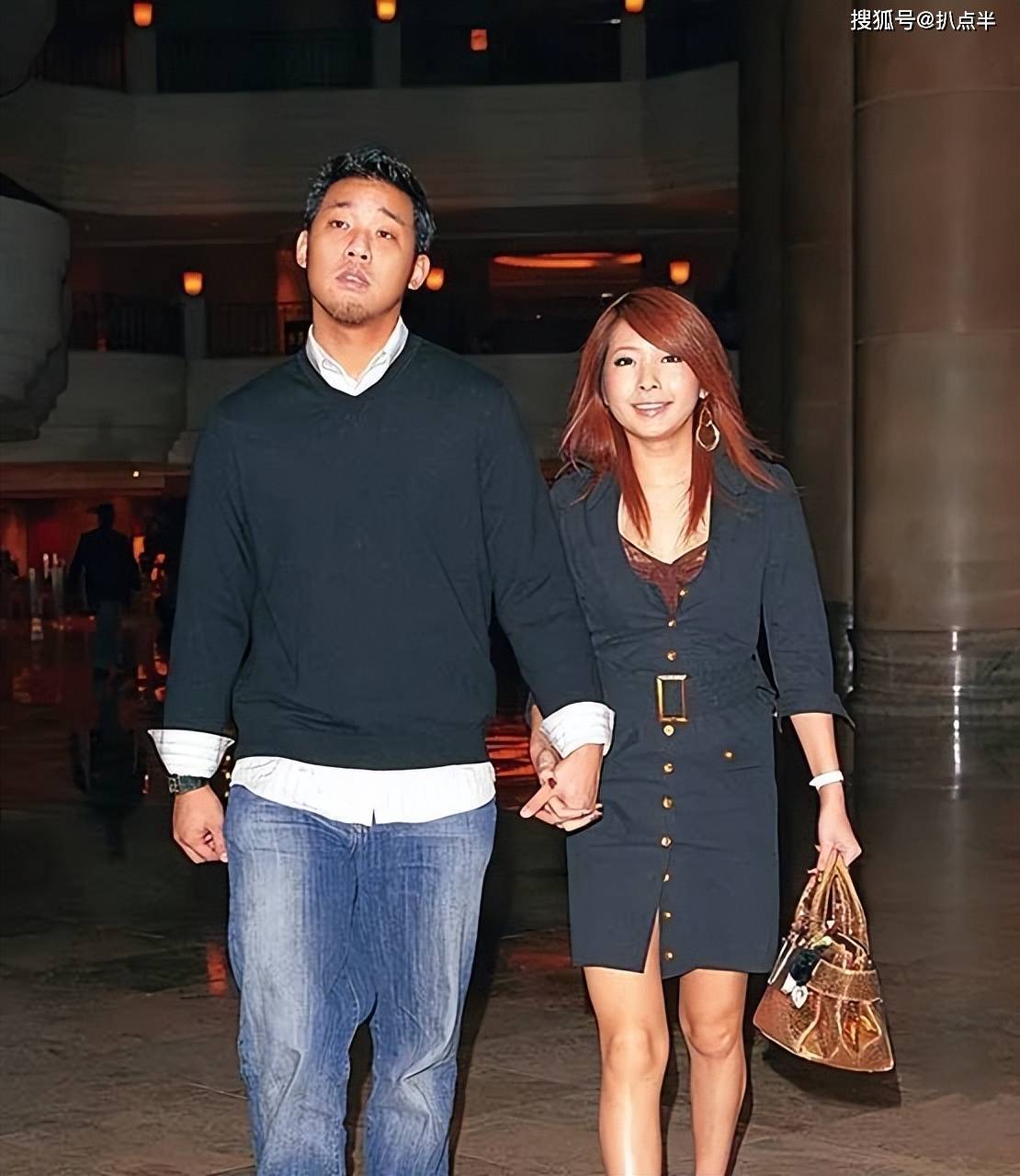 那是2006年,makiyo结束了和萧亚轩的前男友,发型师johnny的恋情之后不