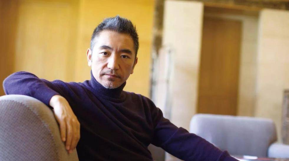 吴遥又叫吴铁花,唱得不错,但从那以后,轮回还是不可避免地走了下坡路