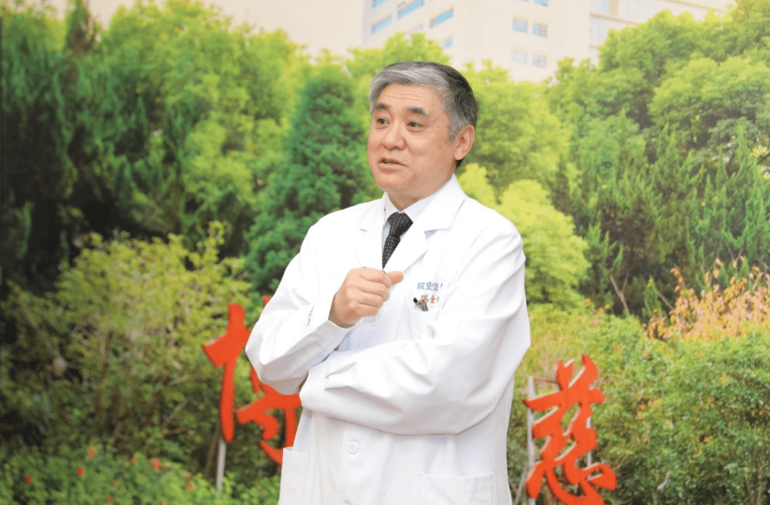 瑞金医院终身教授,院史陈列馆馆长朱正纲和瑞金医院终身教授陈生弟