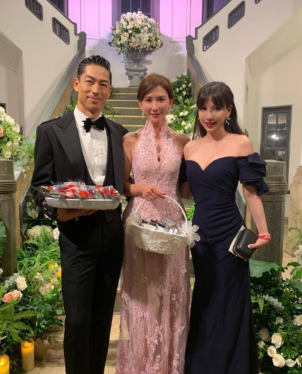 李靓蕾的身材能和林志玲媲美,穿一字肩裙腰身太细,气质藏不住了_风格