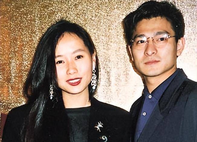 结婚34年无子女,目睹富豪丈夫"梅开四度",叶童为何坚持不肯离婚?