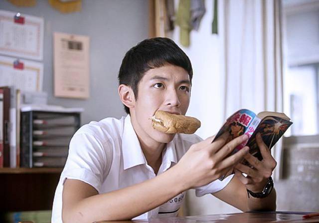 柯震东在吸毒事件过去五年后,首次出席新剧发布会并正式宣告复出.