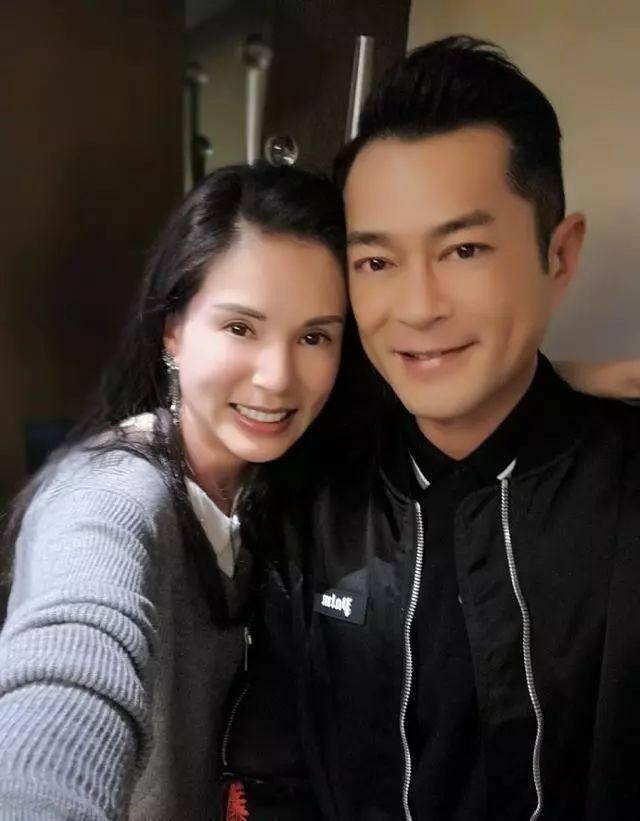 杨过小龙女23年再聚首!李若彤古天乐世纪同框!