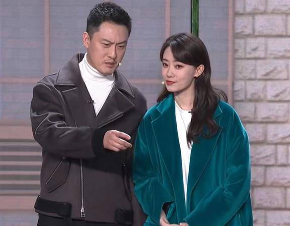 乌龙:张小斐疑似恋爱,"男方"身份被扒,助理回应揭谜底_网友_男子_八卦