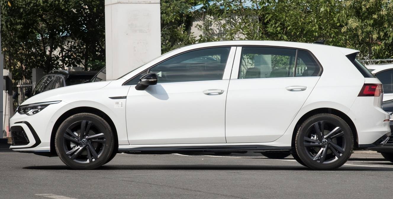 23款polo plus比高尔夫色彩亮眼,适合年轻人_搜狐汽车_搜狐网