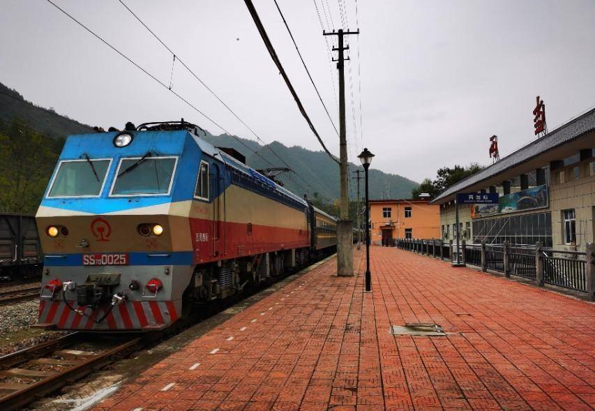 宝成线两当站:一个远离县城,所有客车都要停靠的小站_站儿巷镇_甘肃