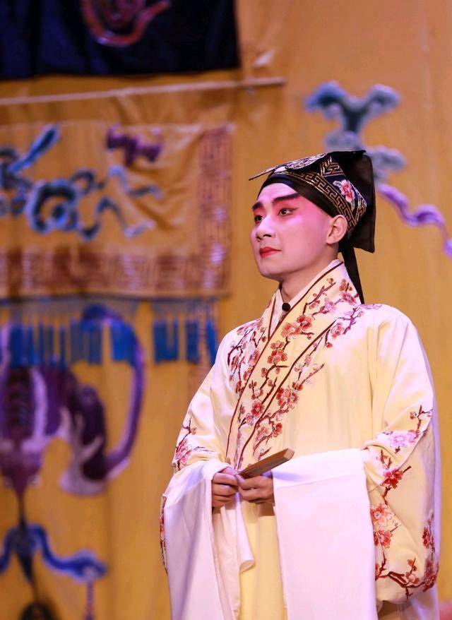 陶阳云圣—见你,心口暴雨如注,眼角有光起舞_京剧_麒麟_角儿