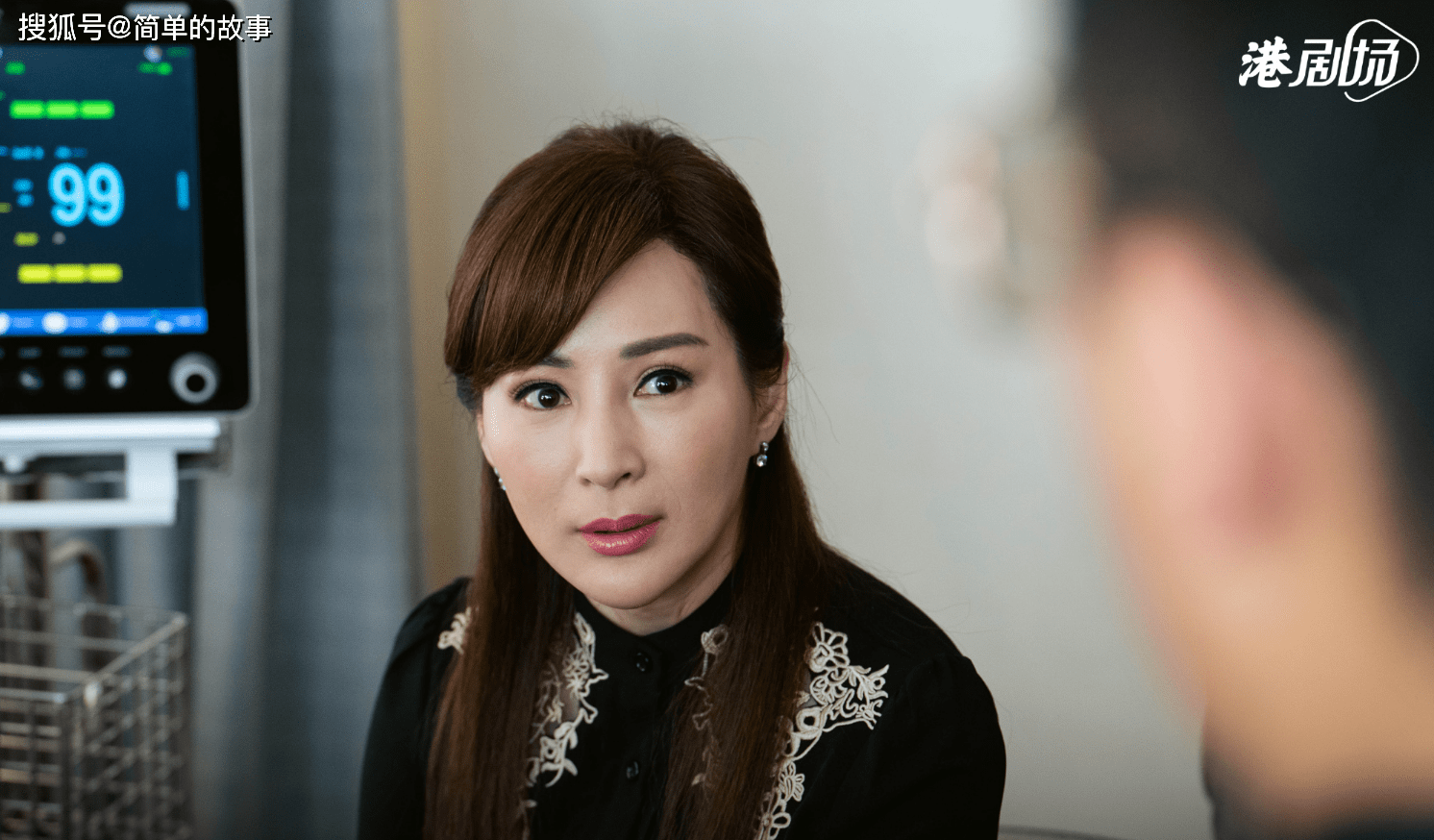 罗霖:57岁还这么美,离婚后独自抚养三个儿子,一个比一个优秀_郭明晖