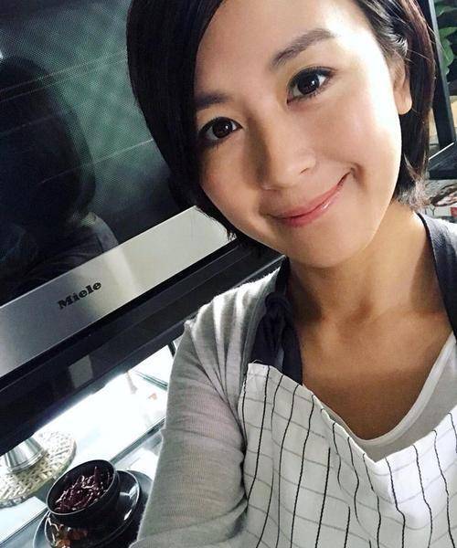 唐宁与黄家驹兄妹相称,后因无戏可拍曾传出做清洁工,其现状如何_作品