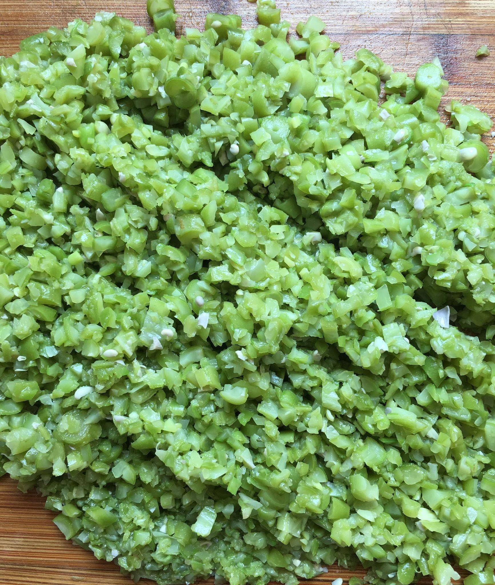 豆角的花样吃法,豆角韭菜馅饺子,大家吃过吗?_西红柿_妈妈_辣子