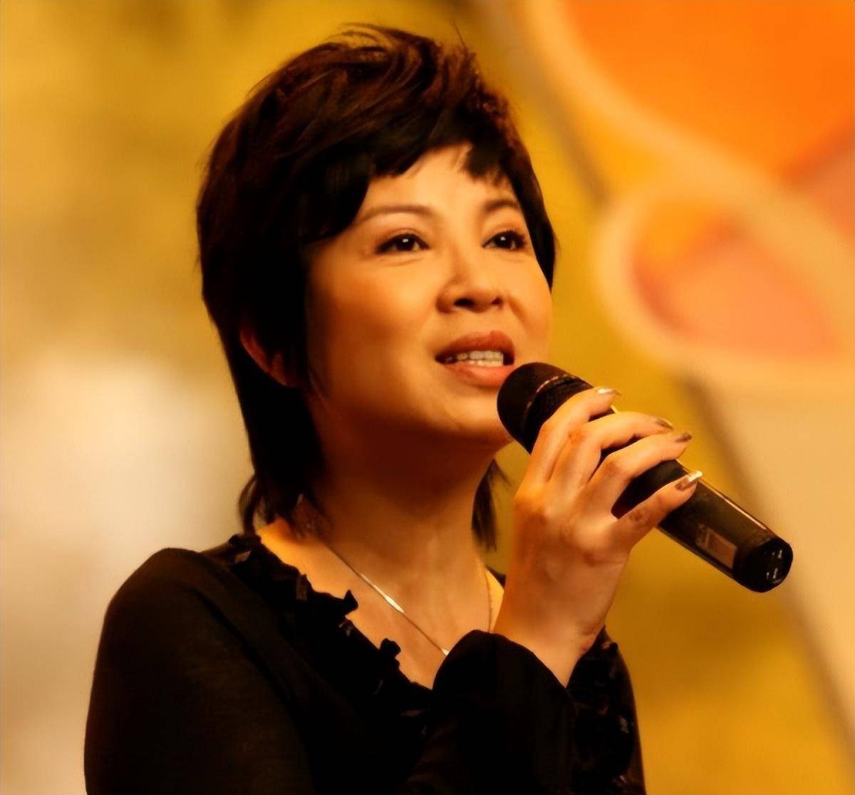 歌唱家杭天琪照片图片