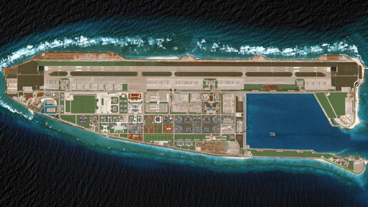 永暑岛的卫星照片因此我认为,此次越南大规模扩建侵占岛礁面积的原因
