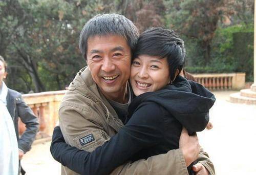 苏岩和罗嘉良结婚12年,两人都曾有过婚姻,所以很珍惜这段婚姻_林玫