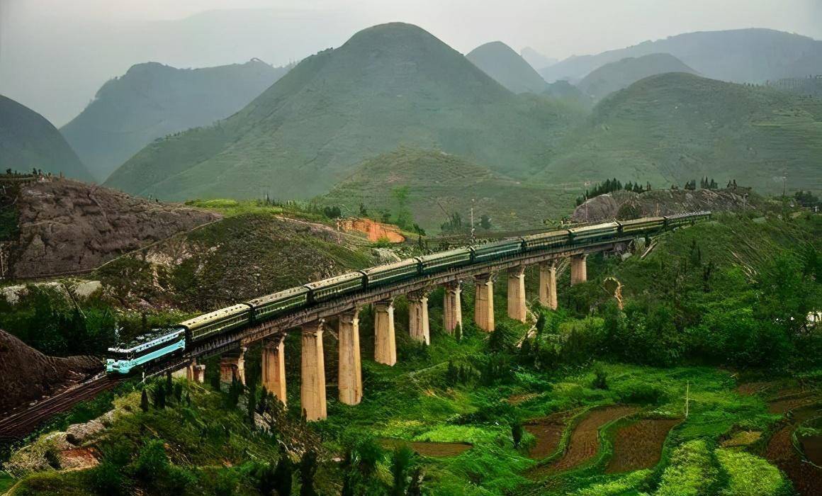 中国最美的十条铁路线路,火车旅行的首选