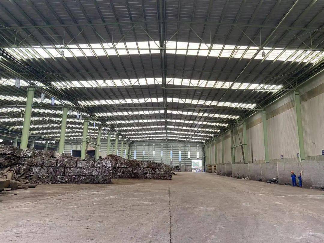 一些废钢铁加工基地还建成了绿色化,智慧化工厂,以智慧制造和数字化