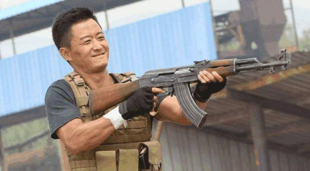 赵文卓自导自演出新片,题材内容对标《战狼2》能否一炮而红?