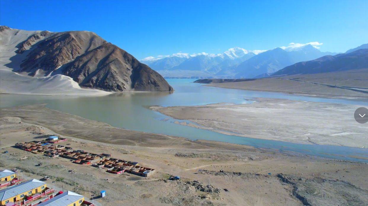 乡场镇所在地,是克孜勒苏柯尔克孜自治州阿克陶县布伦口乡的布伦口村