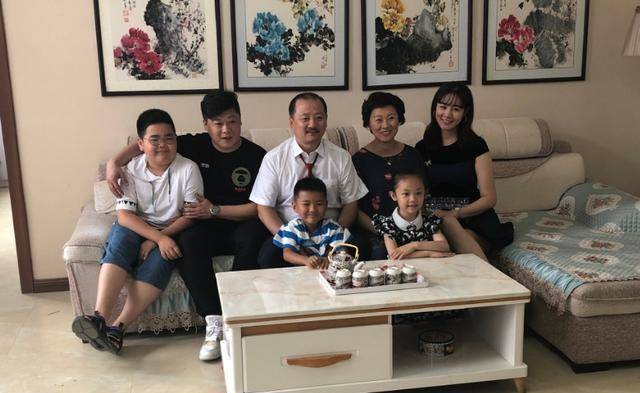 原创《乡村爱情》谢广坤最烦人他却是人生赢家吃穿不愁儿孙满堂_赵四