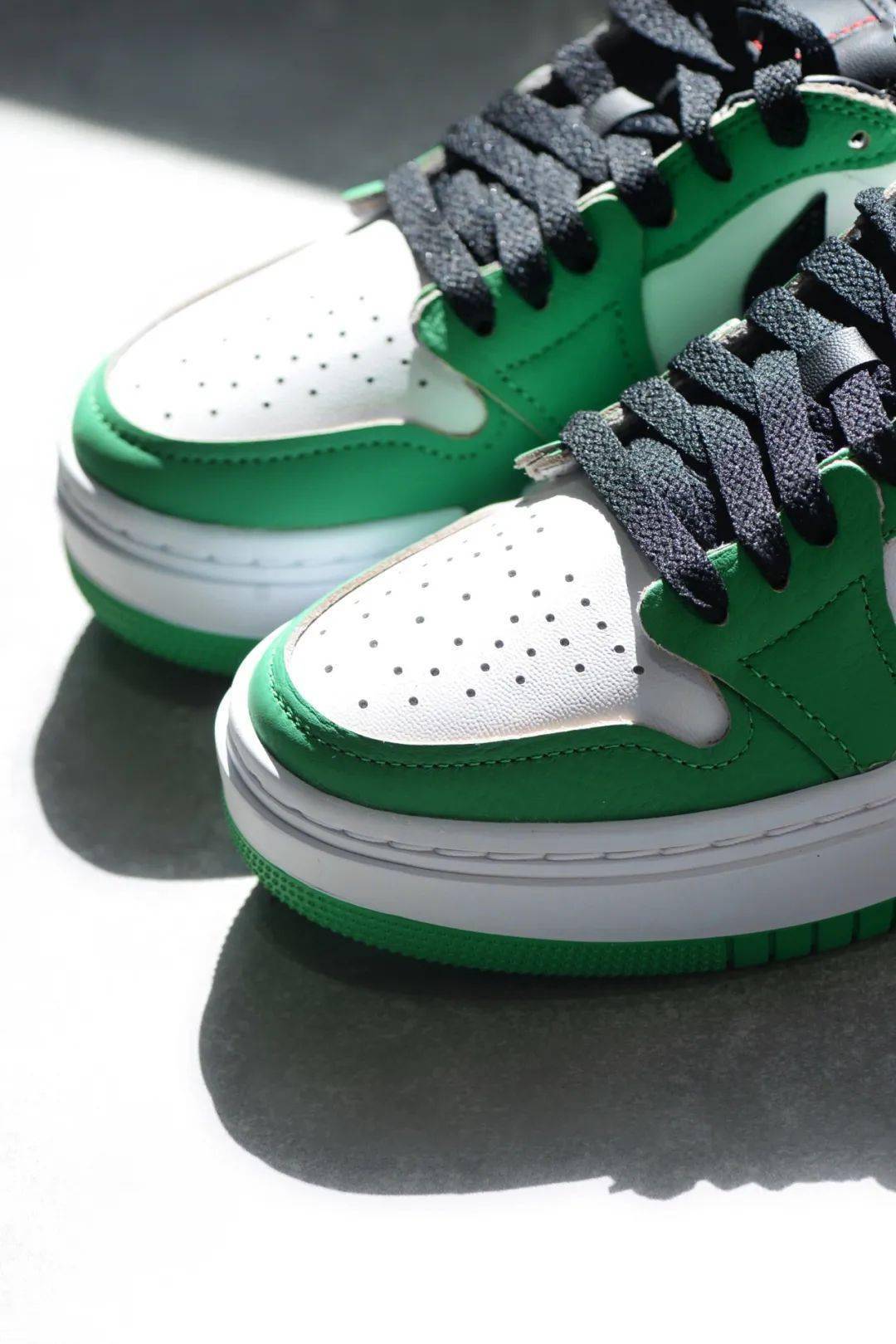 SOAR 新品预览｜W AIR JORDAN 1 ELEVATE LOW SE “LUCKY GREEN”_手机搜狐网